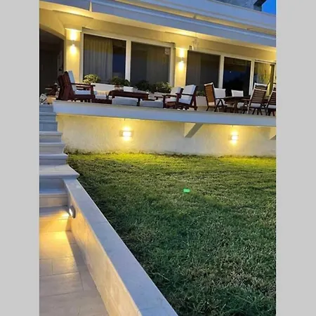 Casa Loukas *